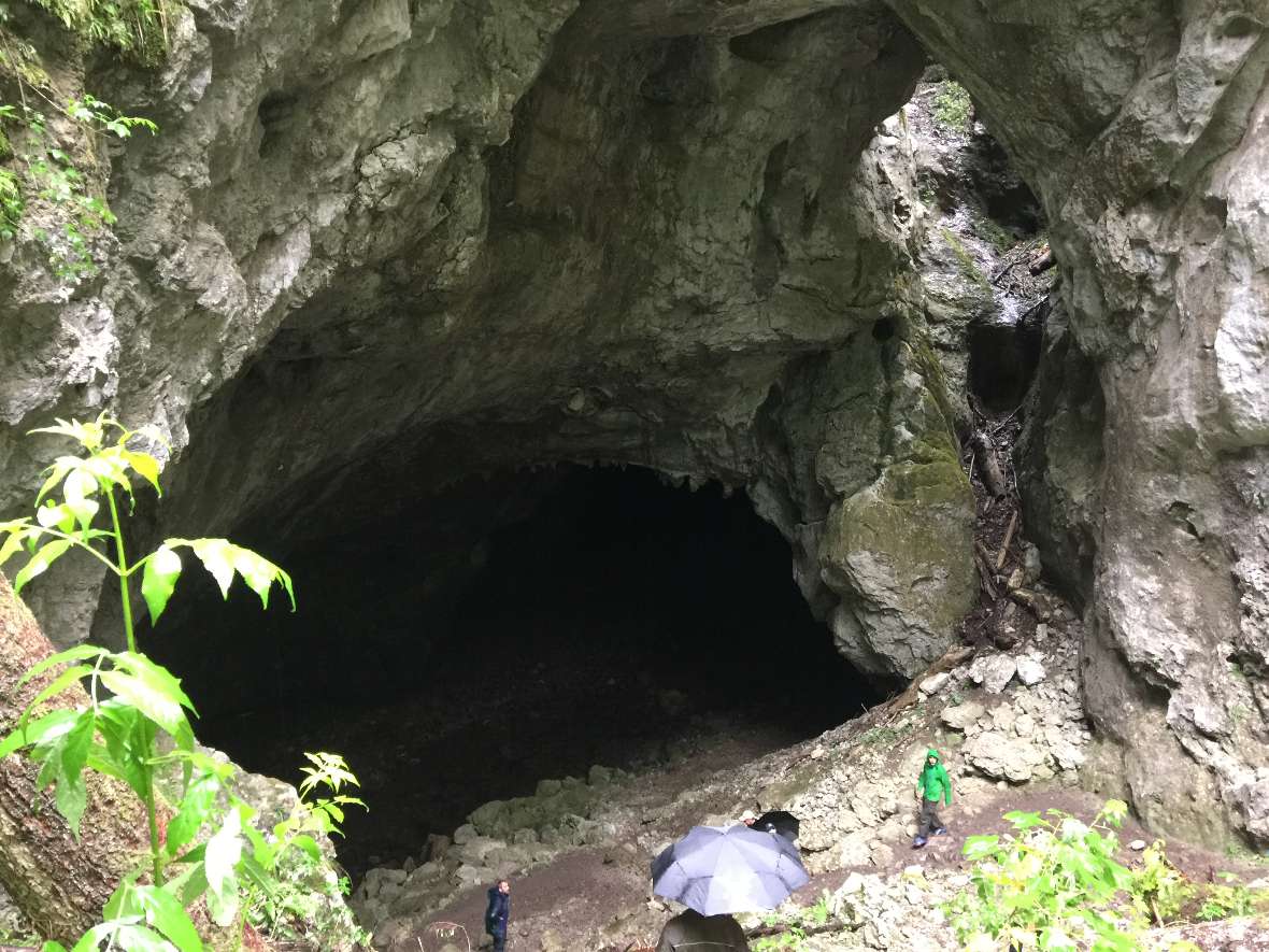 Ein Höhleneingang