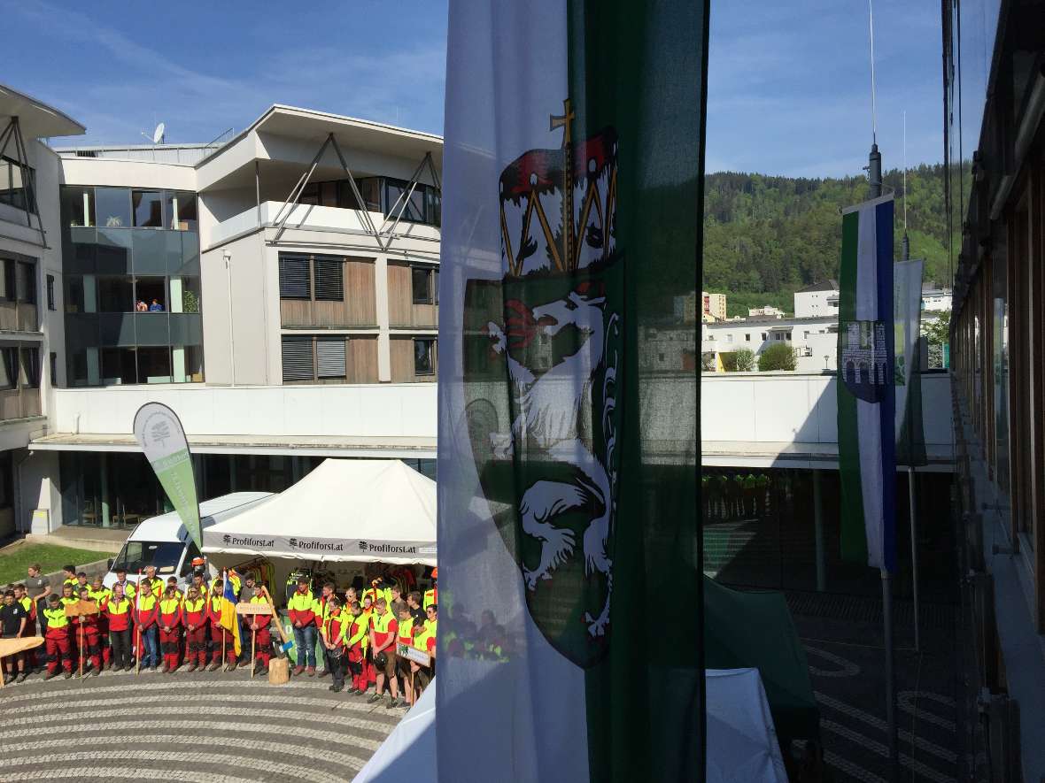 Teams und Fahne der Steiermark