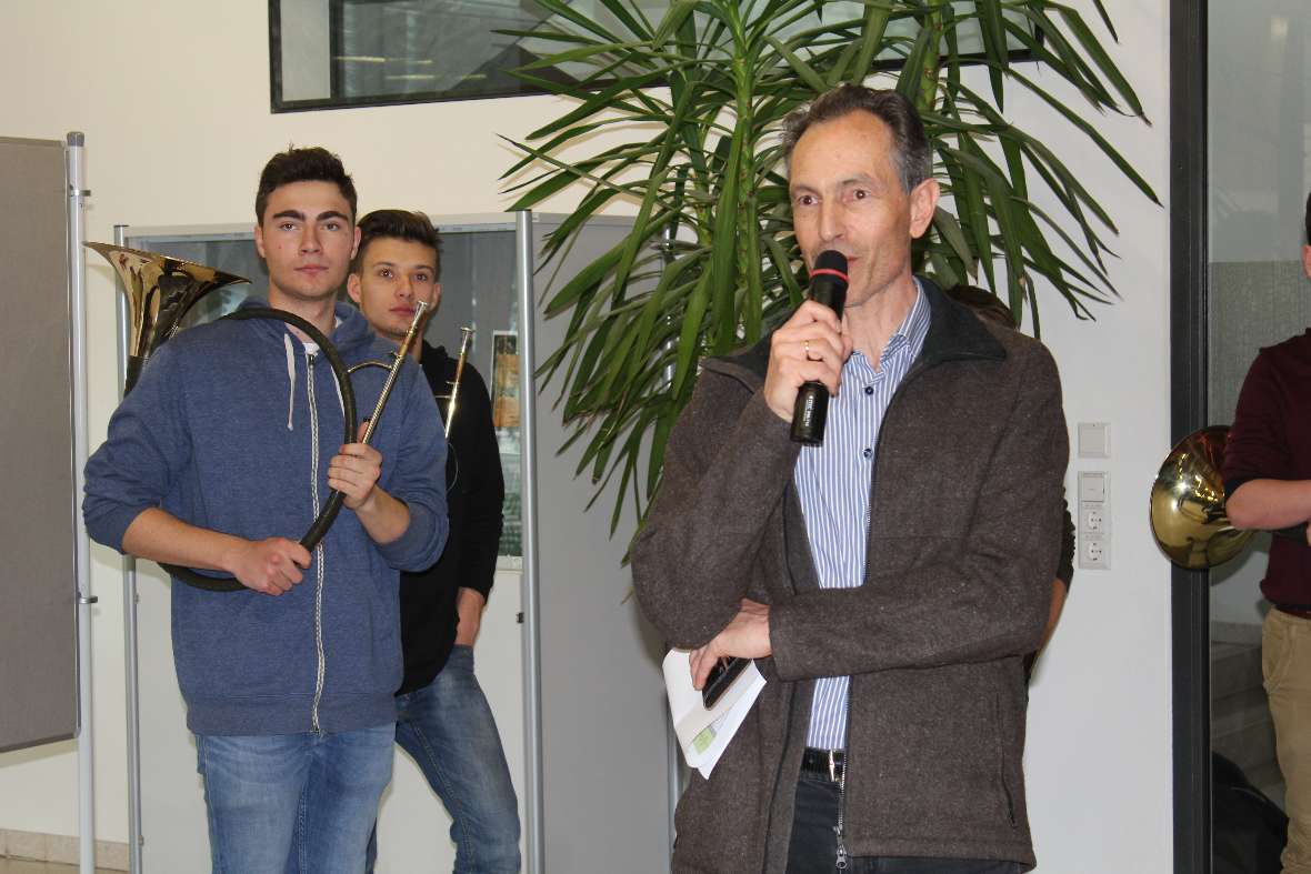 Der Administaror am Mikrofon