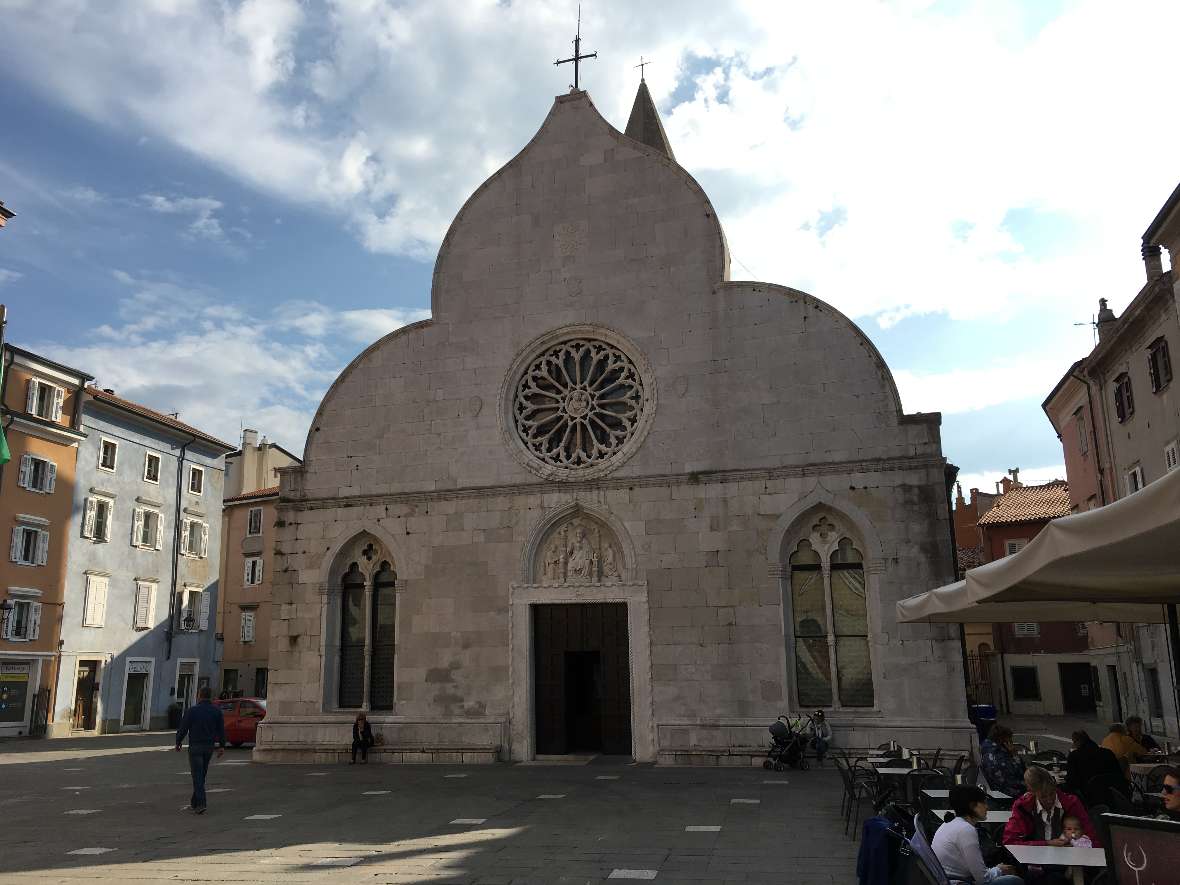 Muggia Kirche am Hauptplatz