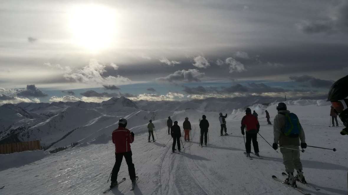 langsame Abfahrt auf Piste