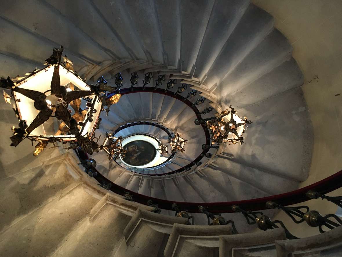 Eine kunstvolle Wendeltreppe