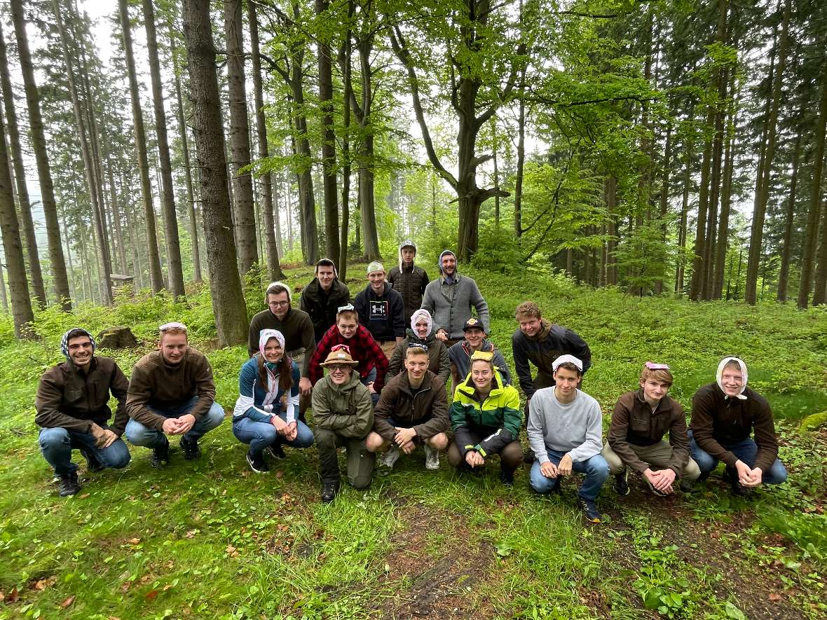 Gruppenbild im Wald