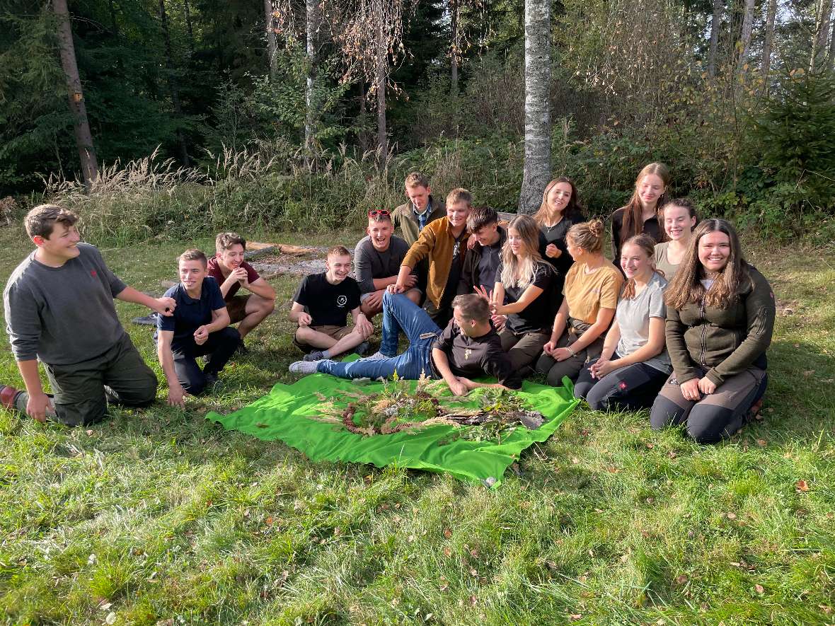 Alle Waldpädagoginnen und Waldpädagogen der Gruppe 4A