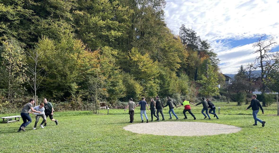 Spiel um einen Sandkreis
