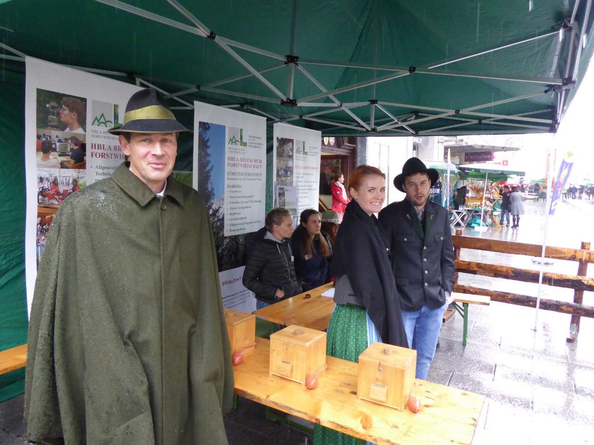 Sebastian Slovik im Wetterfleck