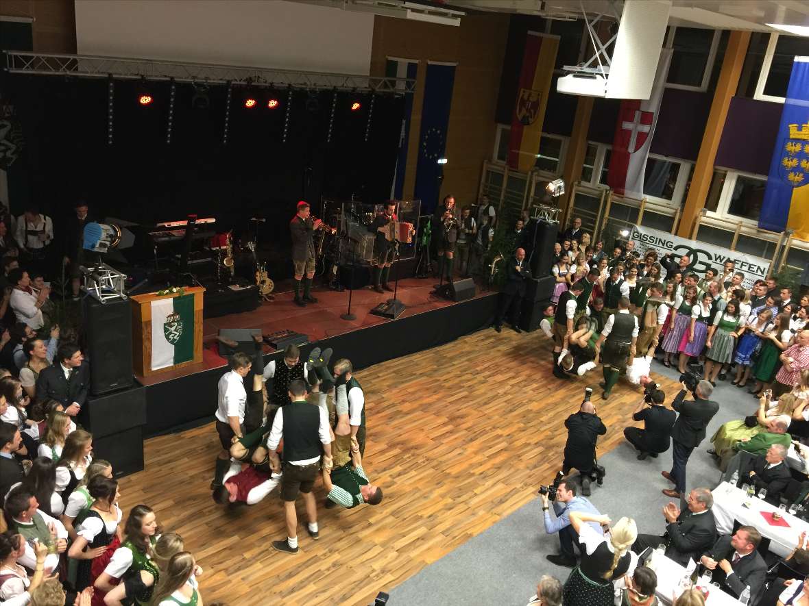 Die Schüler drehen sich im Kreis