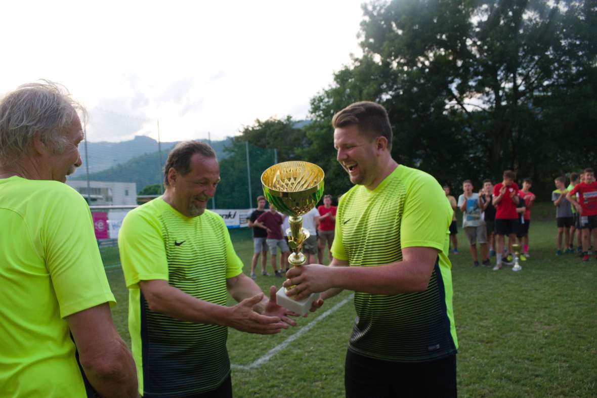 Die Lehrer freuen sich über den zweiten Platz