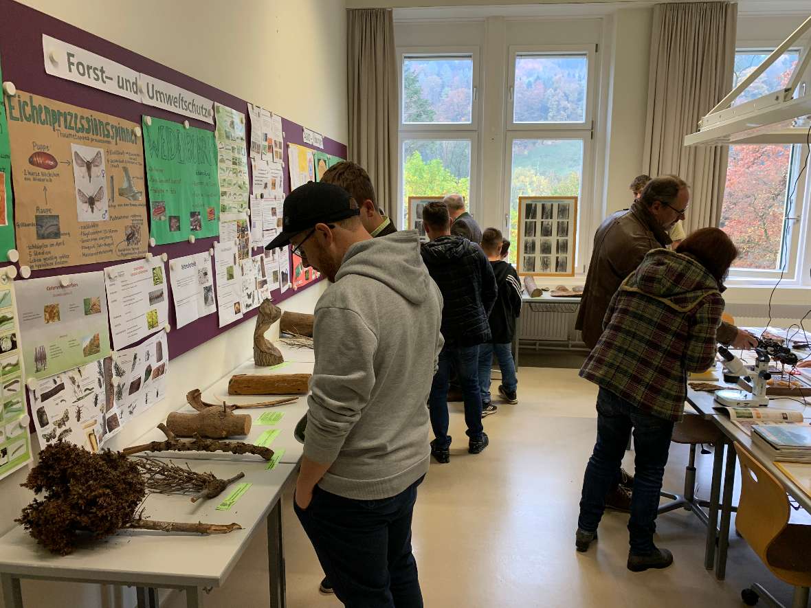 Blick in den Biologie-Lehrsaal