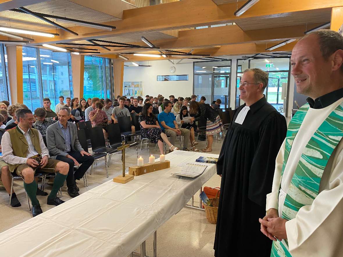 Katholischer und evangelischer Pfarrer