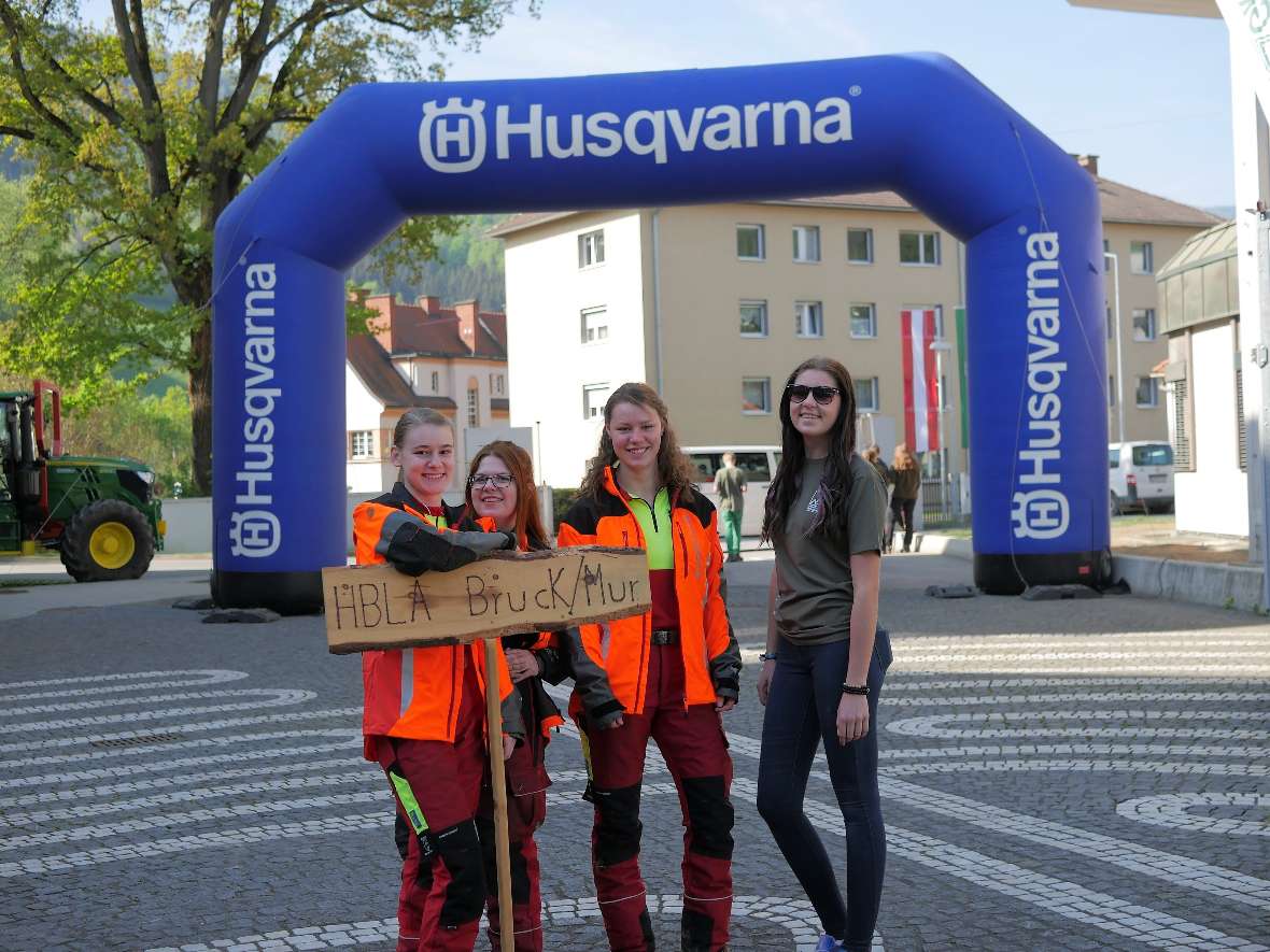 Die Damenmannschaft der HBLA Bruck