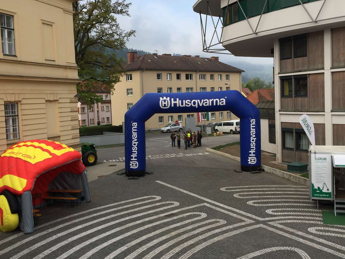 Für den Einmarsch vorbereitet