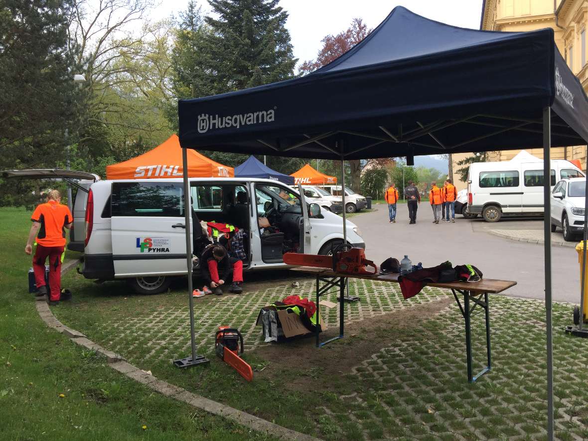 Die Boxengasse weiter oben