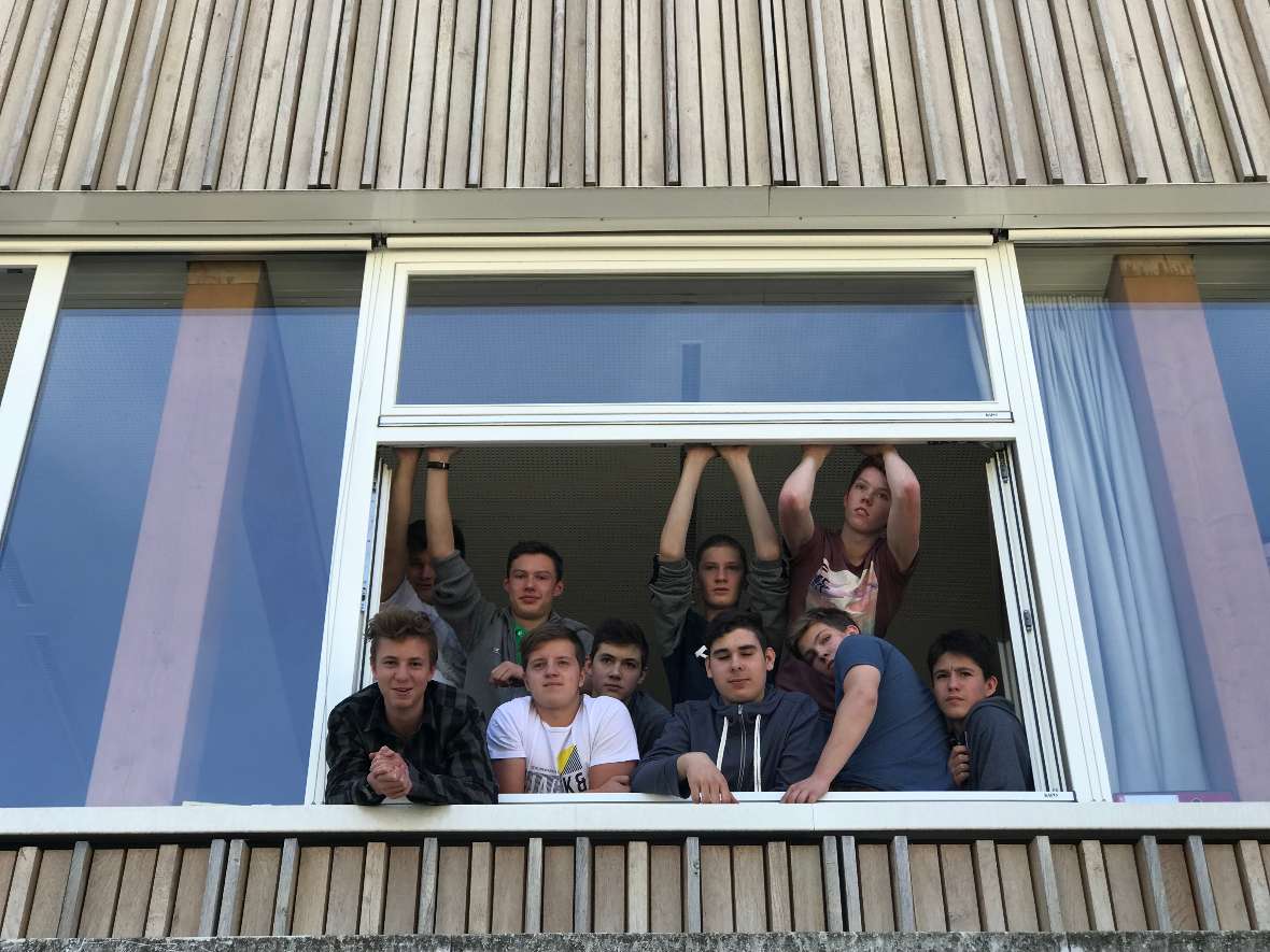 Schüler der 2A sehen zu